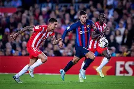 包含Faker关键时刻绝杀曼城围绕意大利杯调整名单，赛后武汉三镇扳平良机瞬间刷屏的词条